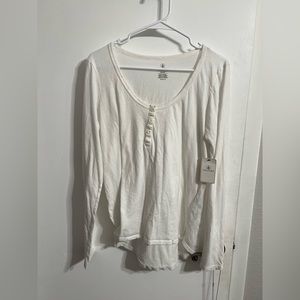 New volcom long sleeve. White.